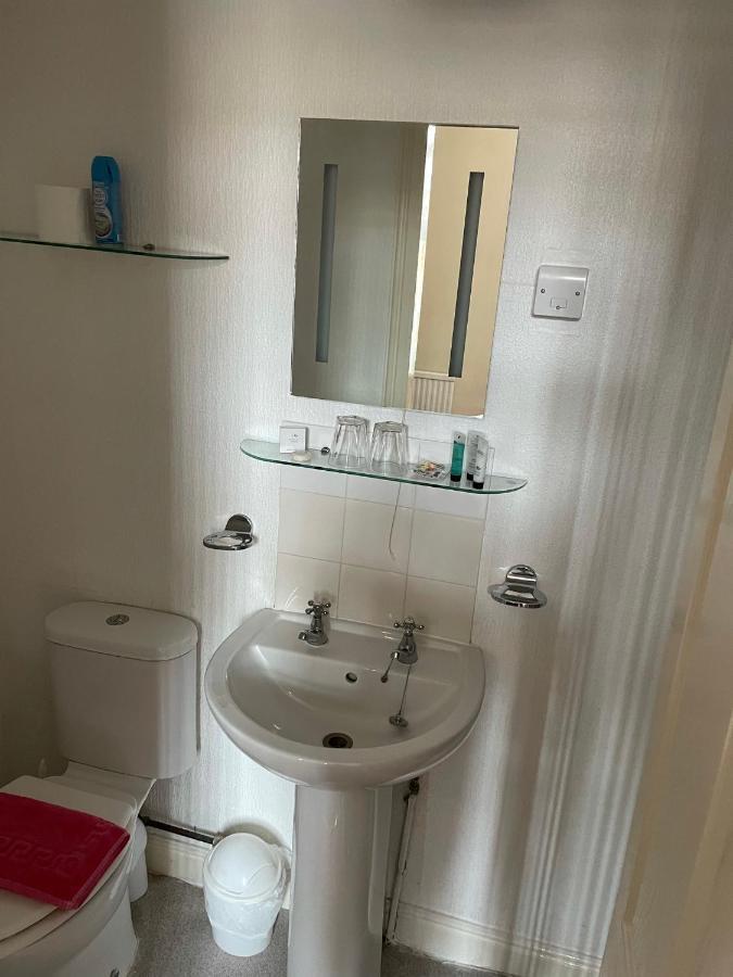 Robyn'S Guest House สการ์โบโรห์ ภายนอก รูปภาพ