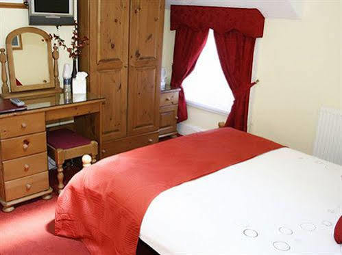 Robyn'S Guest House สการ์โบโรห์ ภายนอก รูปภาพ