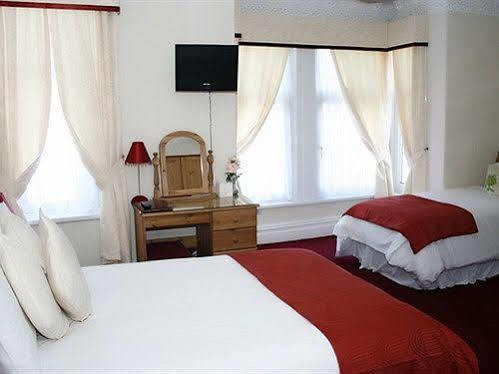 Robyn'S Guest House สการ์โบโรห์ ภายนอก รูปภาพ