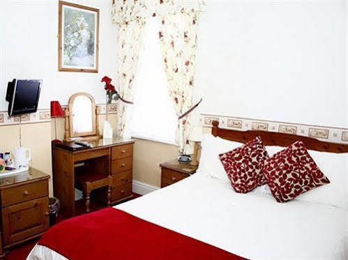 Robyn'S Guest House สการ์โบโรห์ ภายนอก รูปภาพ